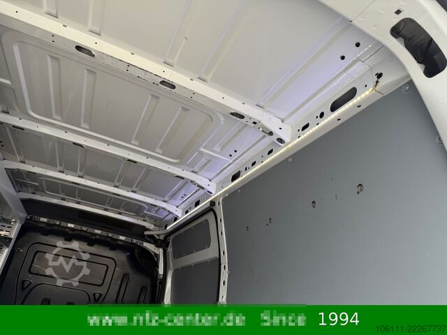 High top van RENAULT Master III Kasten 2,3 dCi  99KW L2H2 HKa 3,3t