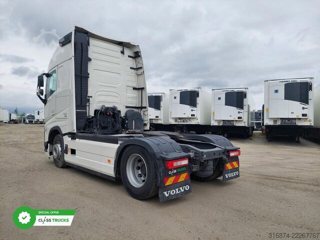 Standard SZM VOLVO FH 500 XL i-ParkCool ACC Side Skirts
