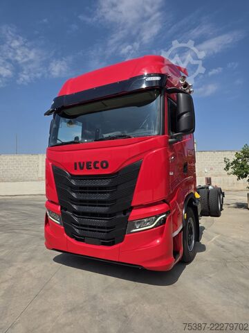 Truck chassis IVECO 260S51