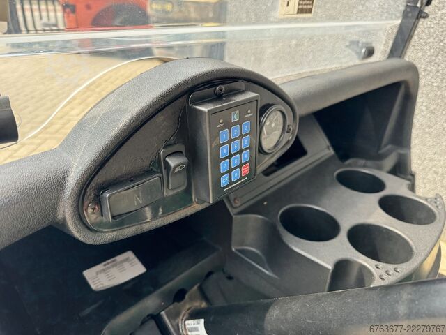 EZGO RXV Golf Cart Electric 4-Seater 2019 incl. Charger EZ-GO RXV Golfkar Golfcar Elektrisch 4 Zits 2019 Inc Lader