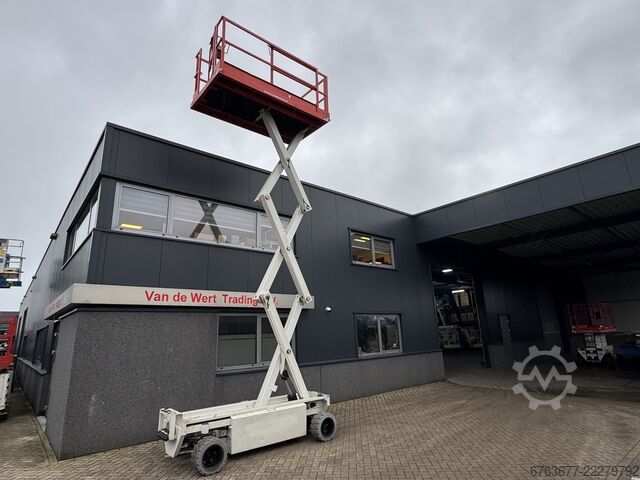 Holland-Lift Y 64 EL 14 Scherenarbeitsbühne / Scherenbühne 8,4 m Arbeitshöhe elektrisch 2015 HOLLAND-LIFT Y 64 EL 14 Schaarhoogwerker / Sciccor lift 8.4M Werkhoogte Elektrisch 2015