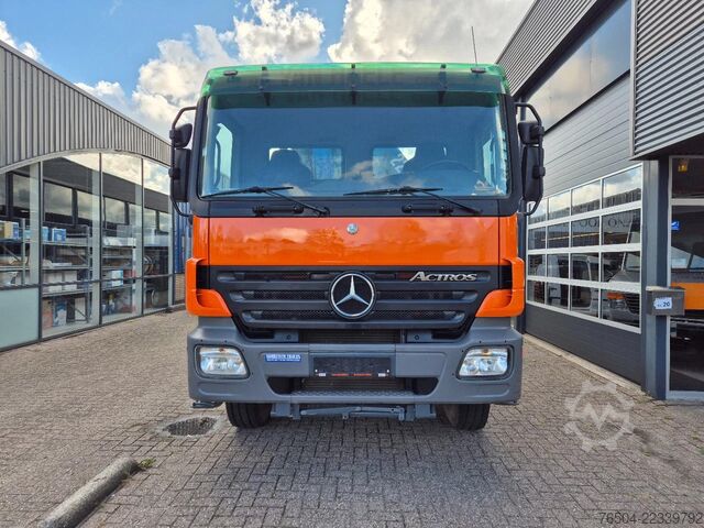 Hook arm system Mercedes-Benz Actros 3241 8X4 Containersysteem/ 20T HMF crane...