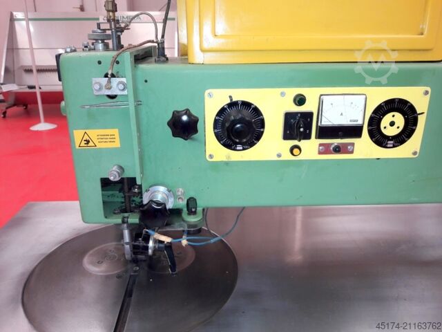 Furnierzusammensetzmaschine KUPER FW 1200