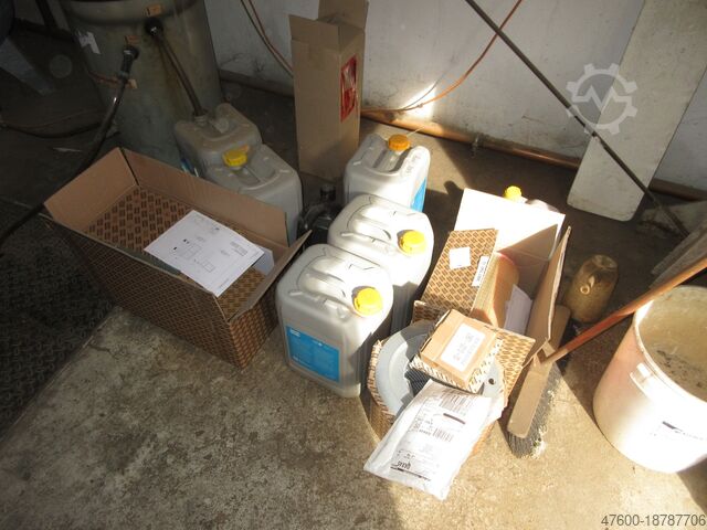 Schraubenkompressor Luftkompressor Raum Atlas Copco Druckluft Kompressor GA75VSD GA45+ Kältetrockner + Tank