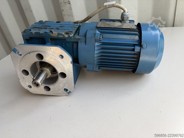 SEW-EURODRIVE WF30DT63L4 0.25 kW 47 rpm 33 Nm 230/400 V 3-phase SEW-EURODRIVE WF30DT63L4 0,25 kW 47 obr./min 33 Nm 230/400 V 3-fazowy SEW-EURODRIVE WF30DT63L4 0,25 kW 47 obr./min 33 Nm 230/400 V 3-fazowy