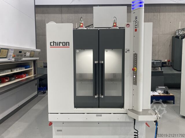Vertikales Bearbeitungszentrum CHIRON FZ 15 W baseline