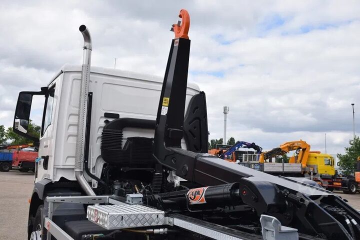 Hook arm system MAN TGM 18.320