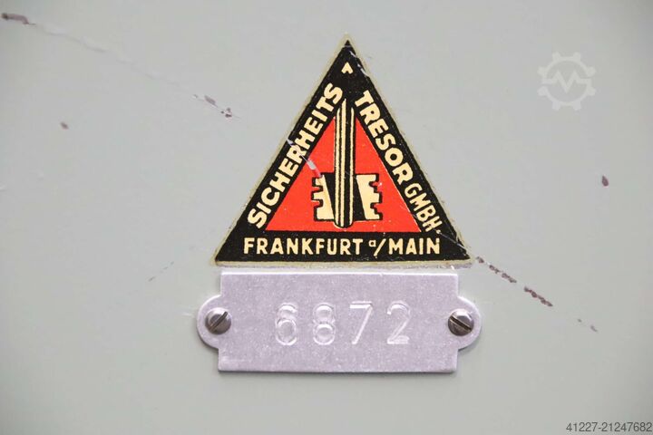 Safe fireproof cabinet Sicherheits-Tresor 700/540/H1250 mm