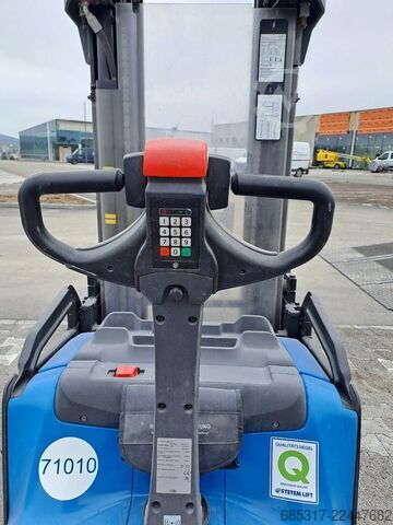 Electric Pallet Trucks Toyota SWE160L