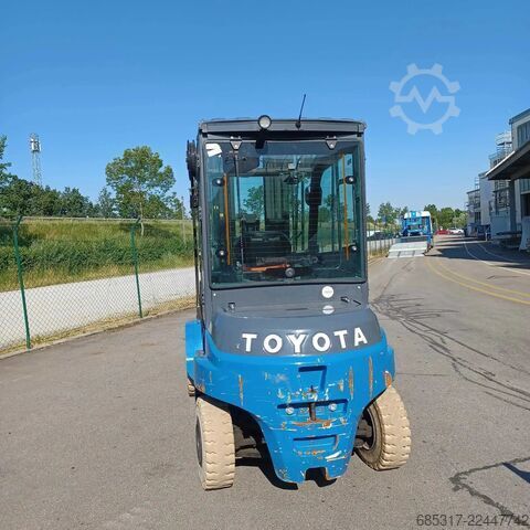 Electric - 4 wheels Toyota 8FBMT50 - FSM 7200