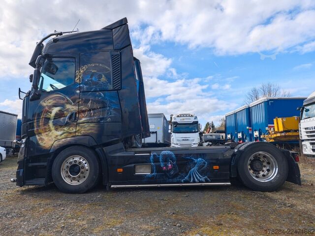 Standard tractor unit RENAULT T520 High Edition Show Truck Vollausstatt.