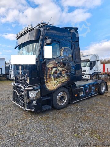 Standard tractor unit RENAULT T520 High Edition Show Truck Vollausstatt.
