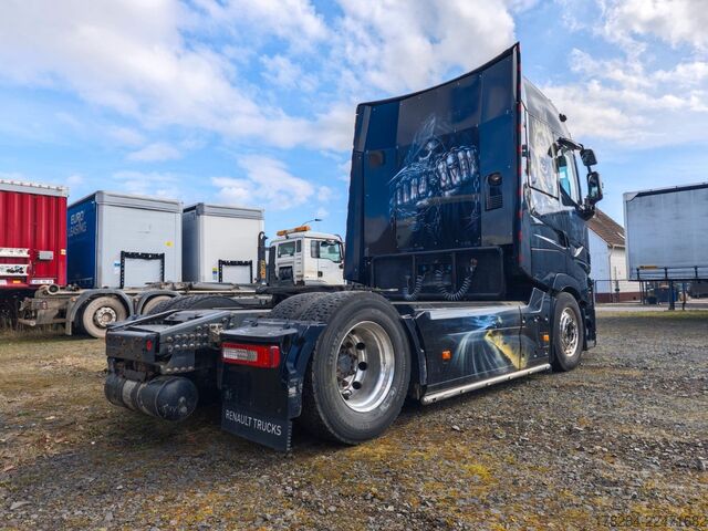 Standard tractor unit RENAULT T520 High Edition Show Truck Vollausstatt.