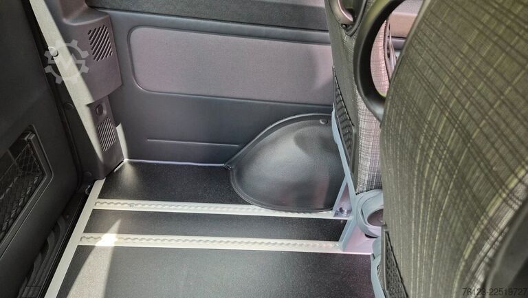 Minibus MERCEDES-BENZ Sprinter 315 Stock Mobility 23 Airlineboden Lage