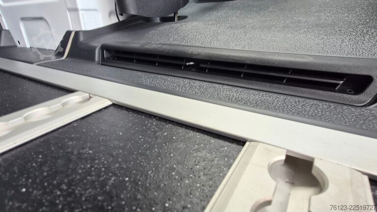 Minibus MERCEDES-BENZ Sprinter 315 Stock Mobility 23 Airlineboden Lage