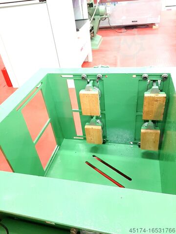 Pit clamp for chairs OMW VALENTINI 700