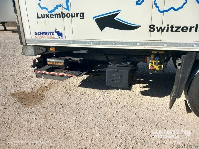 Reefer semitrailer Schmitz Cargobull Semitrailer Reefer Standard Plataforma