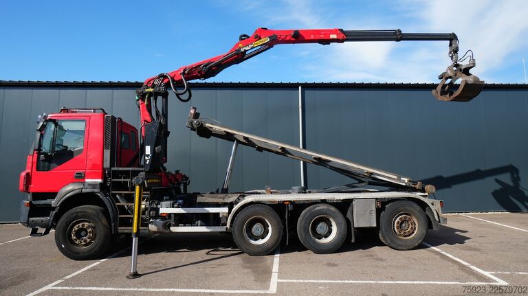 Crane truck Iveco Trakker 410 8x4 Cable system with Crane
