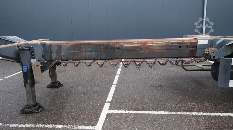 Container transportation D-tec Extendable container transport trailer