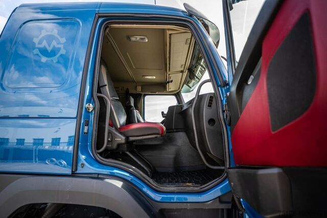 Standard tractor VOLVO FMX 460-6x4