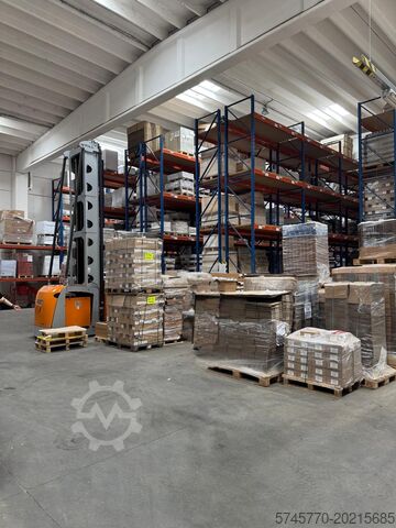 LOT OF RACKS LOT DE RACKS