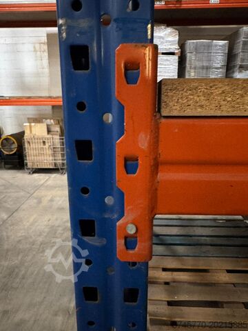 LOT OF RACKS LOT DE RACKS