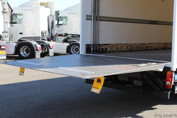 Refrigerated truck Renault D14 220E6   Laderbordwand   nur 166 Tkm   Klima