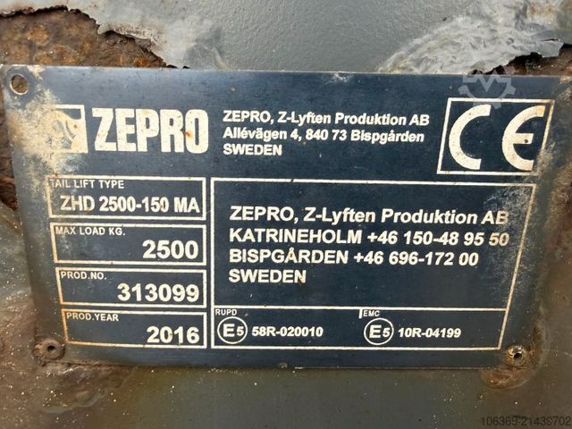 Refrigerated truck SCANIA P320 6x2*4 Carrier Supra 1250 Mt 9.65 m. box