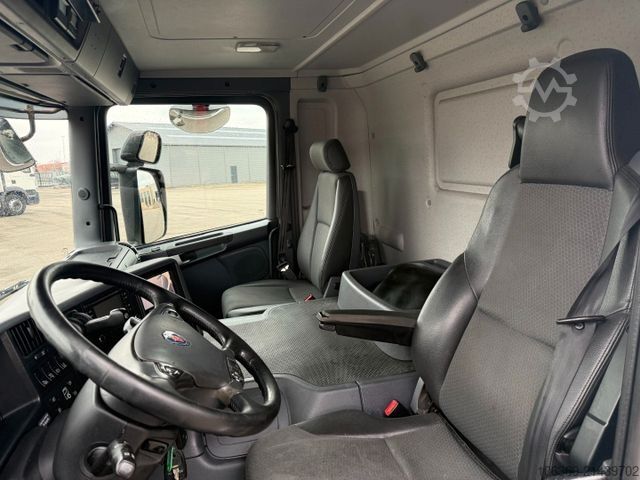 Refrigerated truck SCANIA P320 6x2*4 Carrier Supra 1250 Mt 9.65 m. box