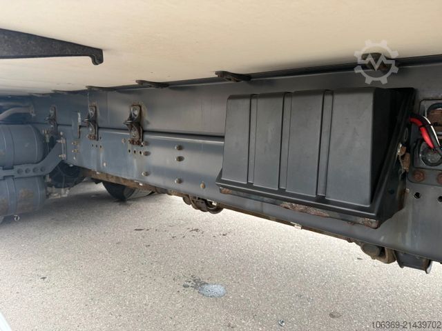 Refrigerated truck SCANIA P320 6x2*4 Carrier Supra 1250 Mt 9.65 m. box