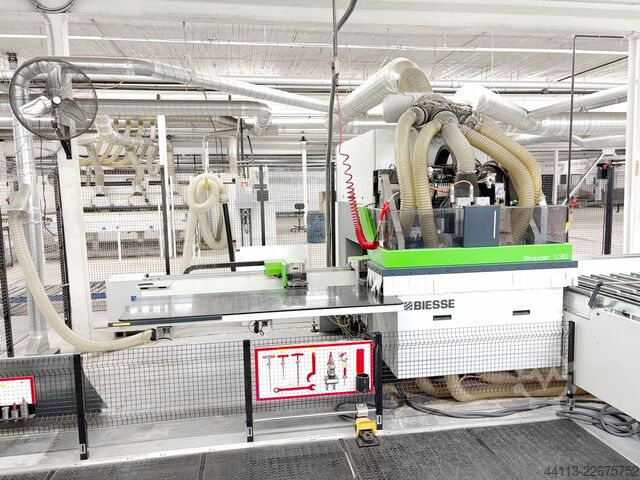 C.N.C. WORKING CENTER 3 axes. BIESSE Skipper 130