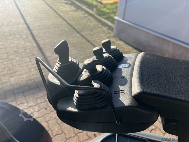 LPG Forklifts Toyota 02-8 FGF 30, Demo