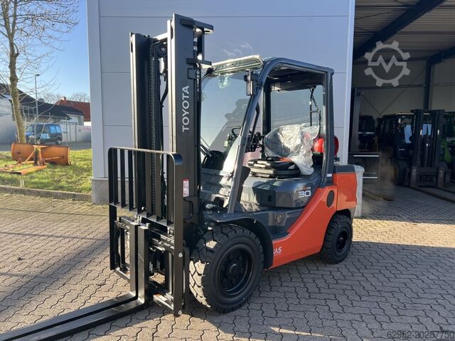 LPG Forklifts Toyota 02-8 FGF 30, Demo