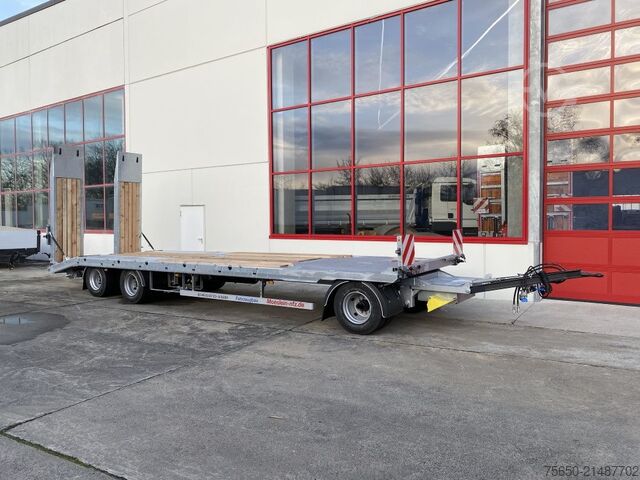 Low loader trailer Möslein T 3-9,20 F Blatt  3 Achs Tieflader mit gerader Ladefläche 9 m, Neufahrzeug