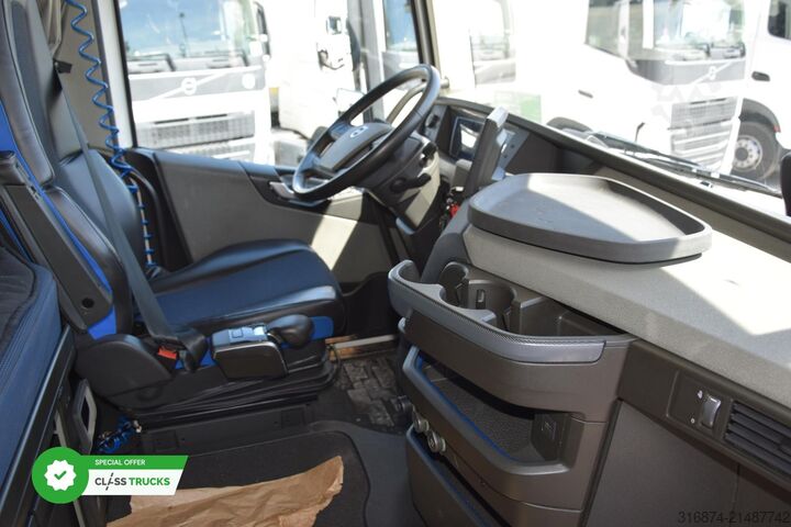 Standard tractor unit VOLVO FH 500 Globetrotter XL