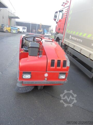 Kehrsaugmaschine RCM Super Boxer D Sitz-Kehr