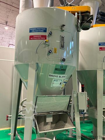 Blow moulding machine Uniloy UR110 Reciprocating Screw Blow Machine