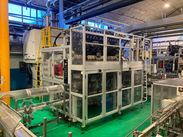 Blow moulding machine Uniloy UR110 Reciprocating Screw Blow Machine