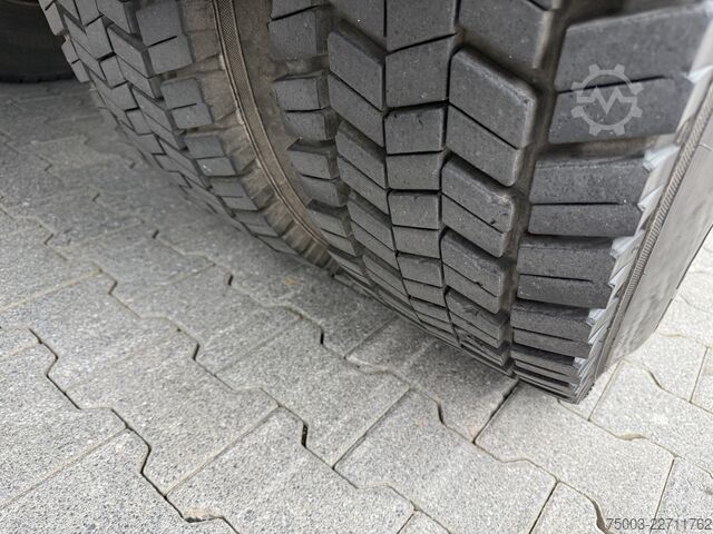 LKW mit Pritsche (offen) MAN F2000 19.314 Kran HMF 2000 bis 23 Meter
