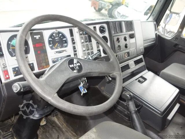 3-sided tipper MAN 35.414 8x8 meiller kipper manual diesel pomp
