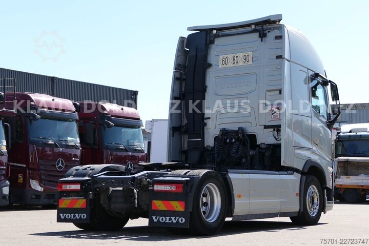 Standard tractor unit VOLVO FH 500 Globetrotter 2-Tanks Euro 6
