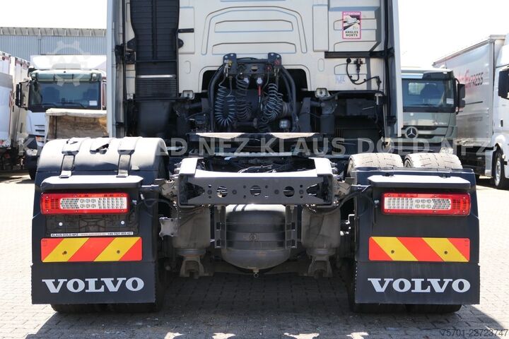 Standard tractor unit VOLVO FH 500 Globetrotter 2-Tanks Euro 6