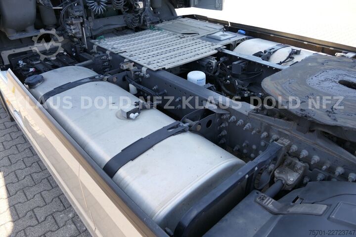 Standard tractor unit VOLVO FH 500 Globetrotter 2-Tanks Euro 6