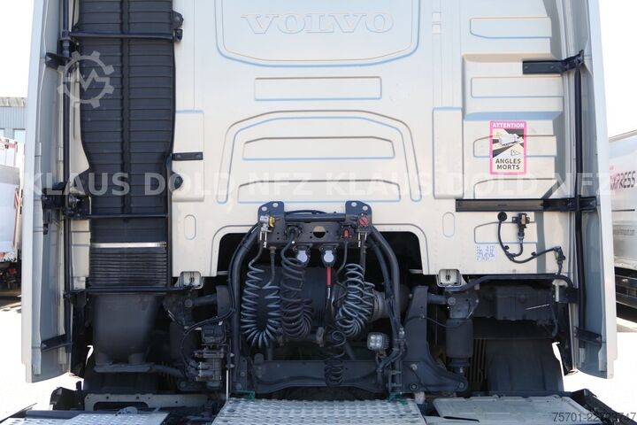 Standard tractor unit VOLVO FH 500 Globetrotter 2-Tanks Euro 6