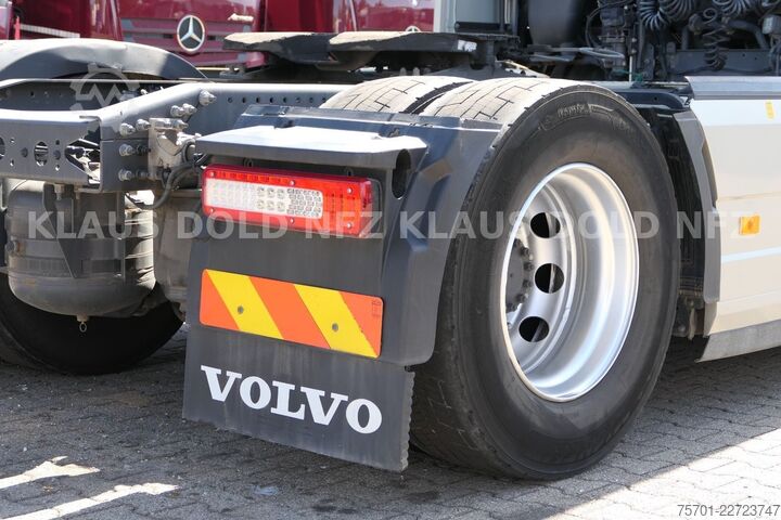 Standard tractor unit VOLVO FH 500 Globetrotter 2-Tanks Euro 6