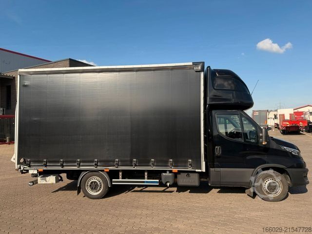 Transporter mit Koffer IVECO Daily Koffer mit Ladebordwand