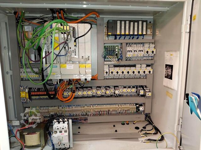 Vertikales Bearbeitungszentrum SPINNER VC 560