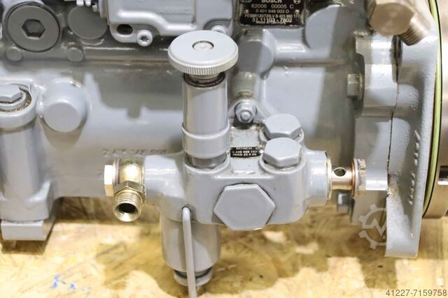 Einspritzpumpe Dieselmotor 6 Zylinder Bosch PES6R120/720LV RQV300-900 RV