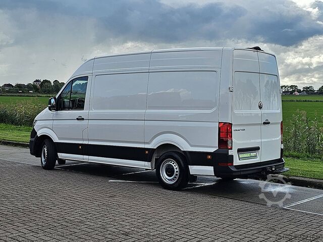 High-roof van VW CRAFTER 35 2.0 L3H3 140Pk Navi AC!