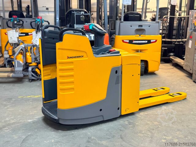 Niederhubwagen-Mitfahrer Jungheinrich ERE 225 - Service Neu - Batterie 86%